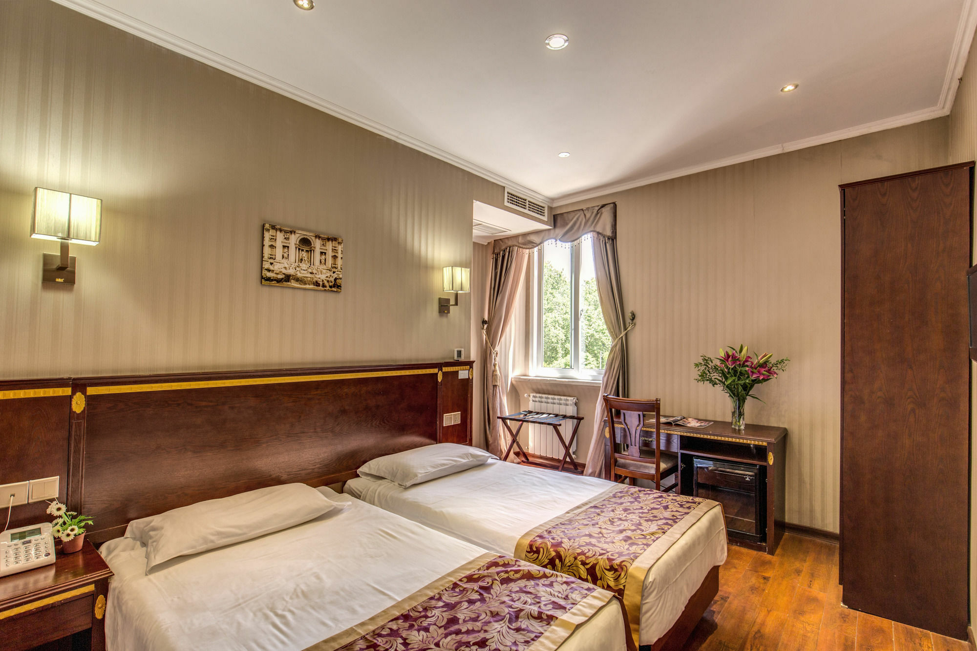 Drago D'Oro Guesthouse - Accross From Metro Vittorio Emanuele Bagian luar foto